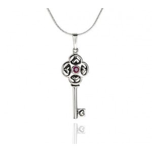 Key Pendant in Sterling Silver with Hearts and Garnet Stone by Rafael Jewelry Jüdischer Schmuck